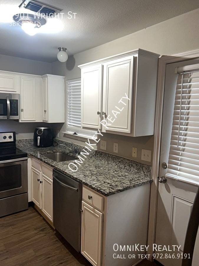 House for rent at 1901 Wright St, Greenville, TX 75401