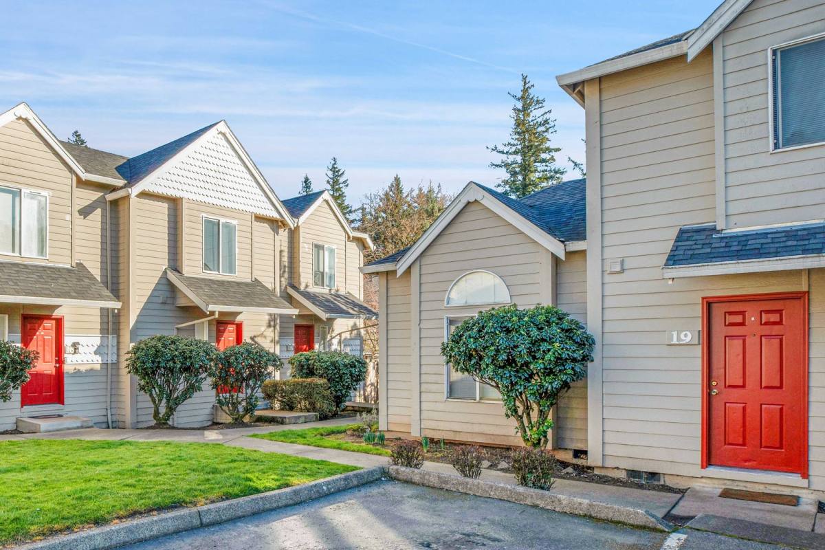 Townhouse for rent at 4380-4390 SE 122nd Ave, Portland, OR 97236