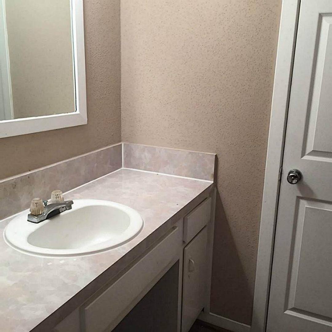 Apartment for rent at 8208 Ash Rd, Texas City, TX 77591