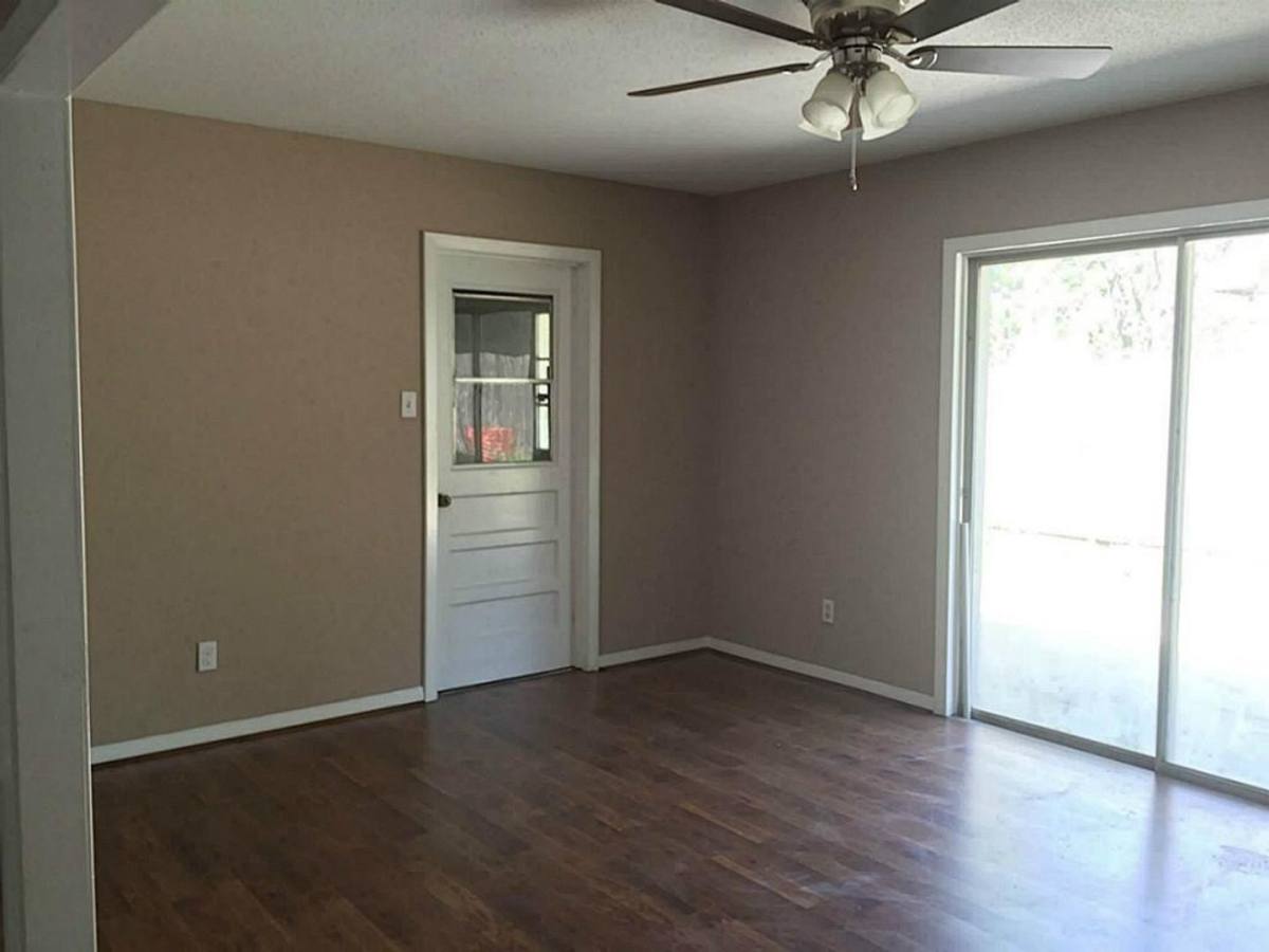 Apartment for rent at 8208 Ash Rd, Texas City, TX 77591