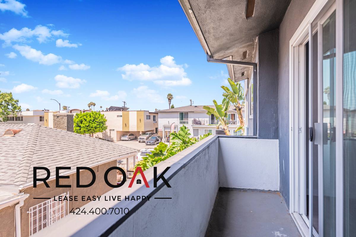 Condo for rent at 1942 S Garth Ave #4, Los Angeles, CA 90034