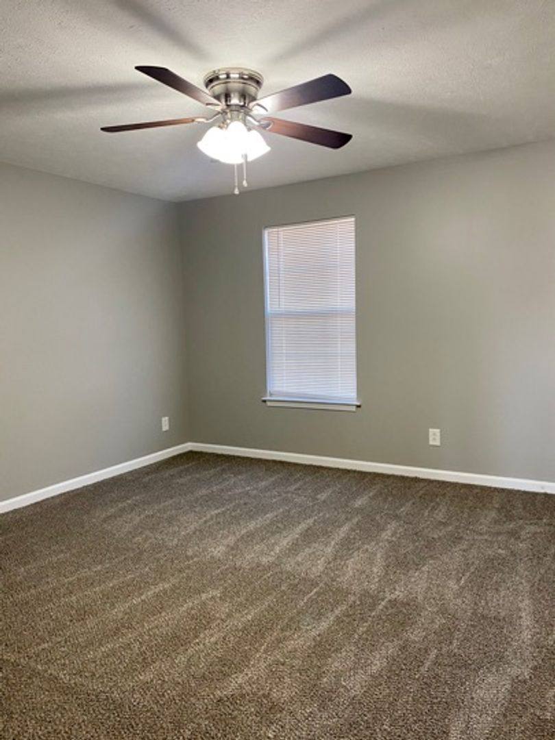Apartment for rent at 1740 Baltimore Dr, Clarksville, TN 37043