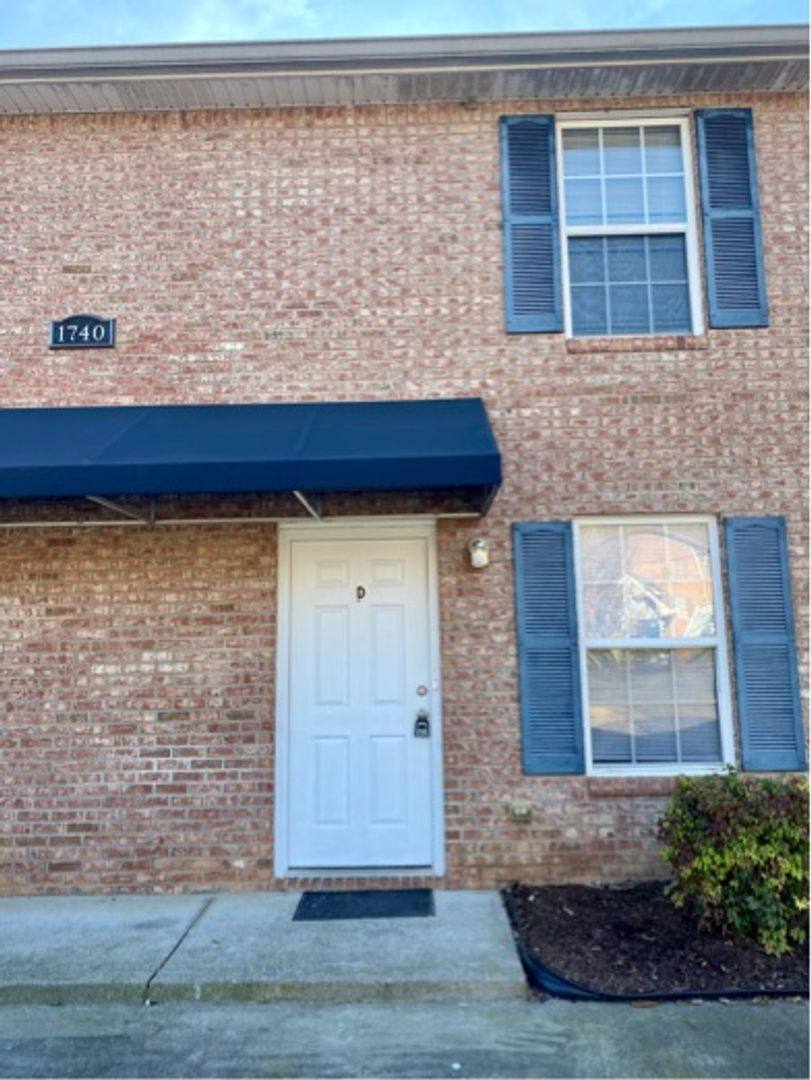 Apartment for rent at 1740 Baltimore Dr, Clarksville, TN 37043