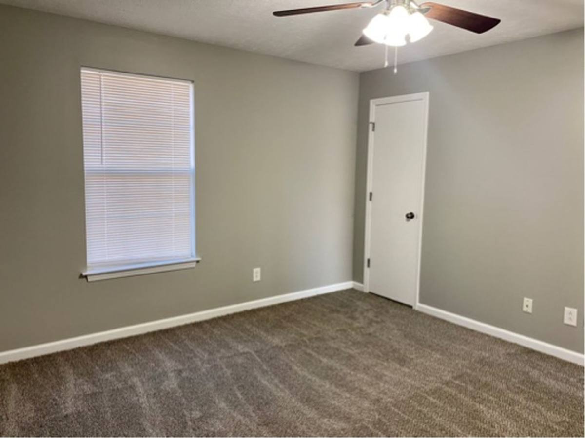 Apartment for rent at 1740 Baltimore Dr, Clarksville, TN 37043