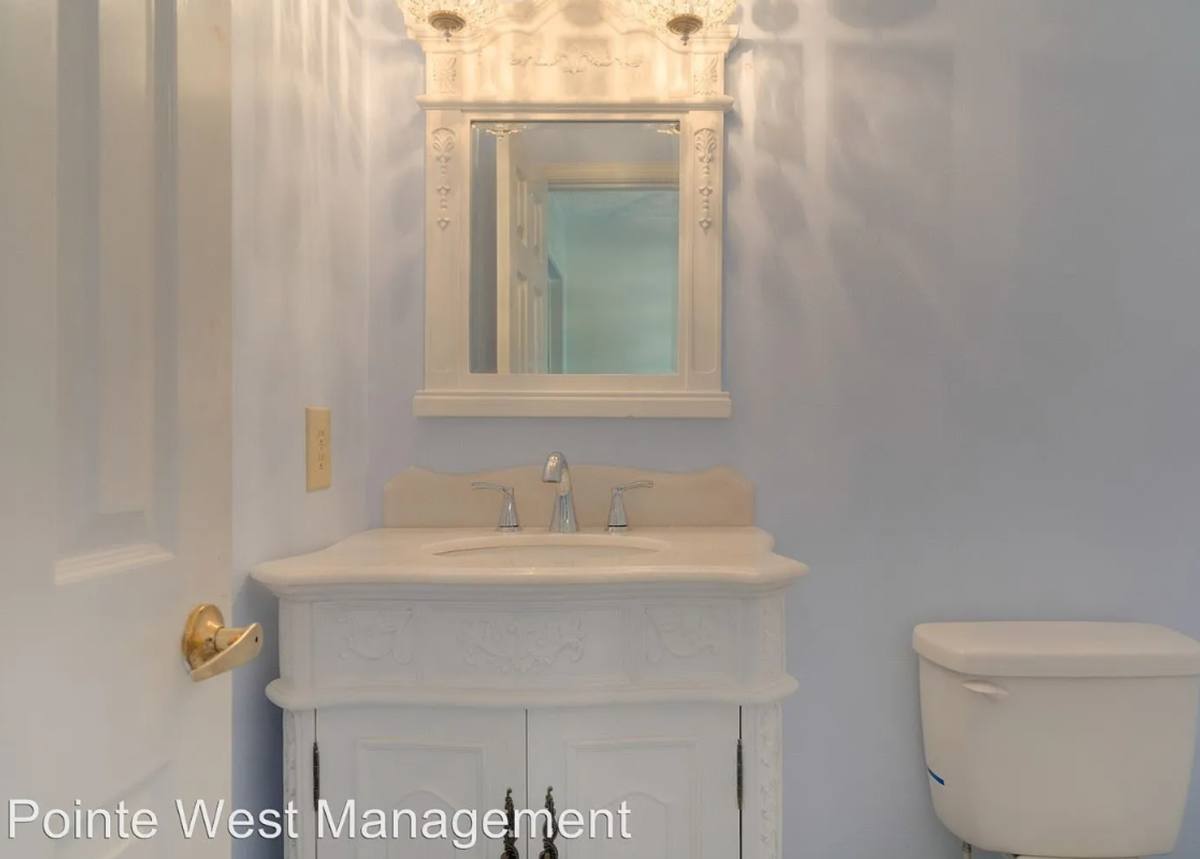 House for rent at 1602 Greenwood Dr, Blacksburg, VA 24060