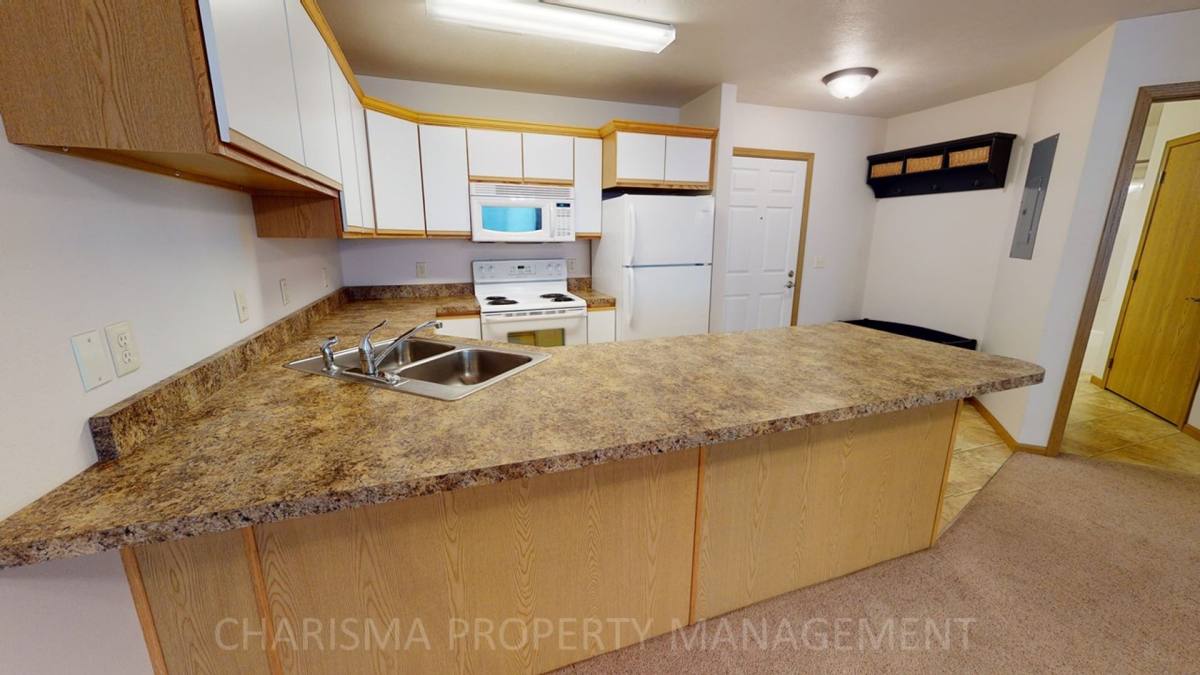 Apartment for rent at 906 N Western Ave, Hartford, SD 57033