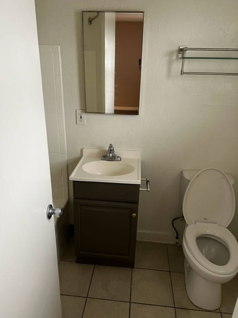 Apartment for rent at 310 W Mountain View Ave, Glendora, CA 91741