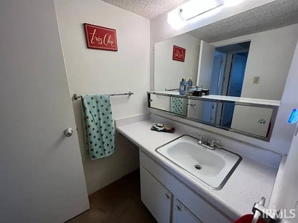 Condo for rent at 1100 Erie Ave, Evansville, IN 47715