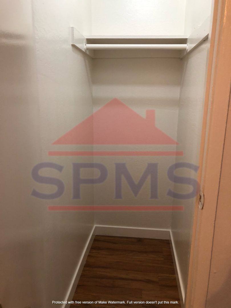 Apartment for rent at 800 18th St, Sacramento, CA 95811