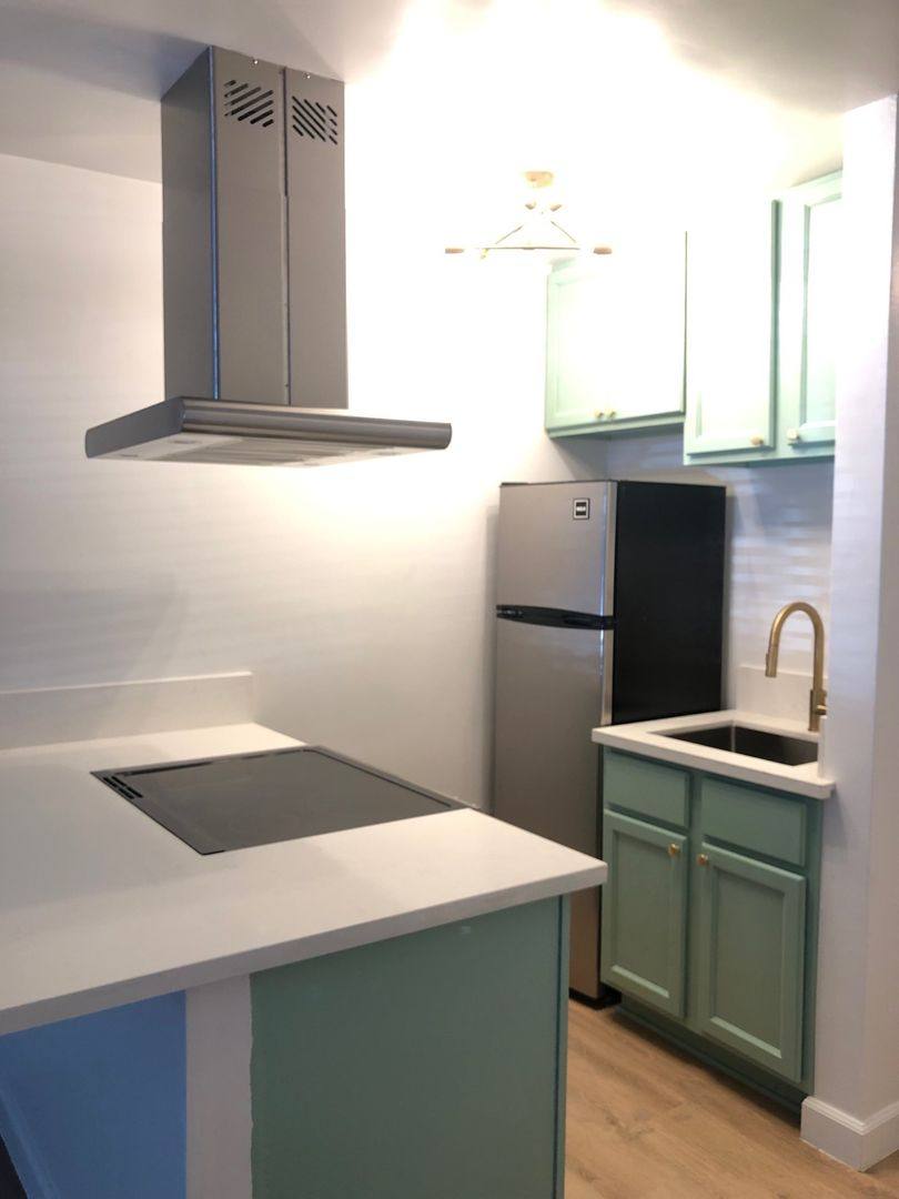 Apartment for rent at 114 S Gramercy Place, Los Angeles, CA 90004