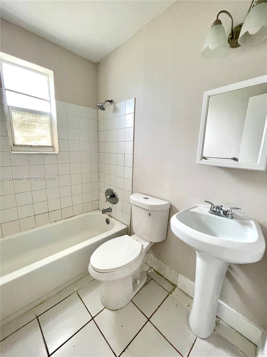 Apartment for rent at 2580 NW 4th Court, Pompano Beach, FL 33069