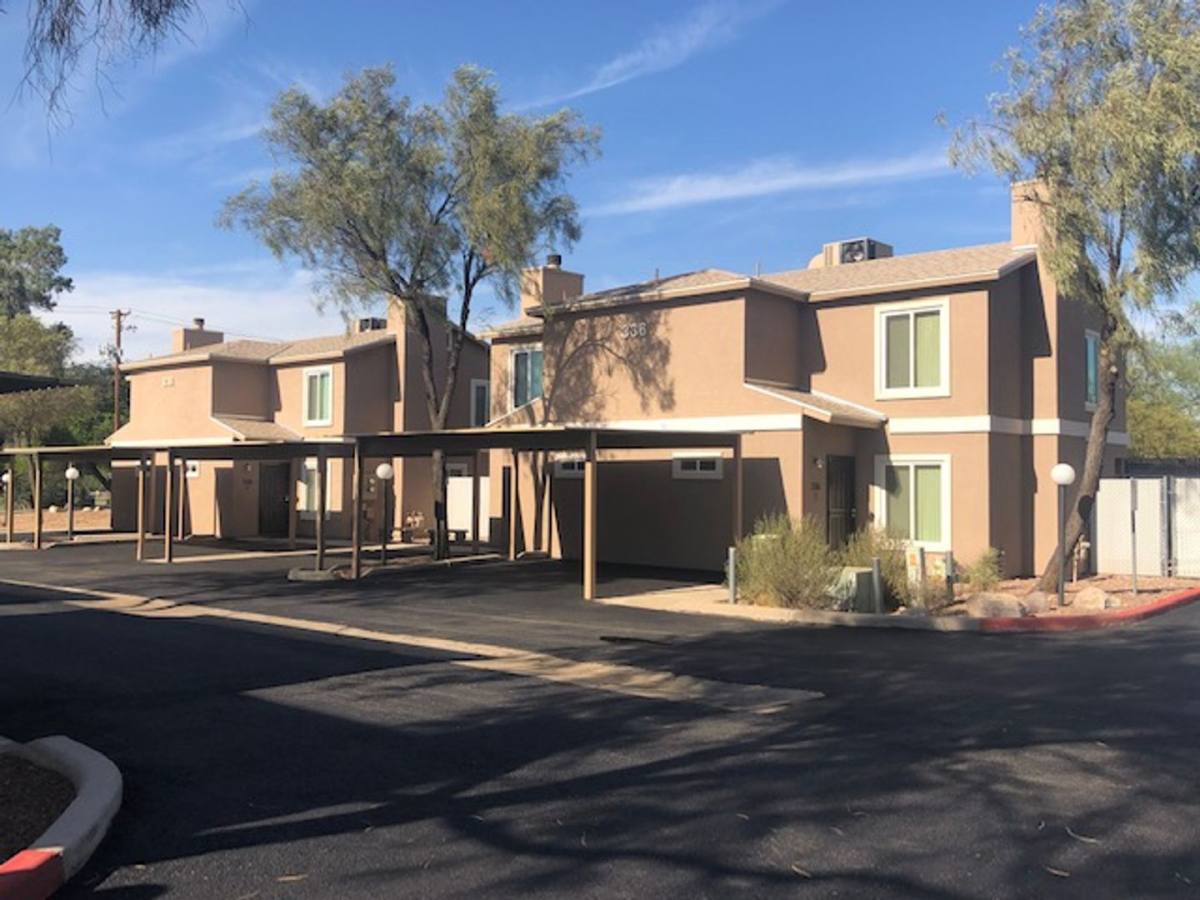 Townhouse for rent at 336 E Limberlost #1, Tucson, AZ 85705