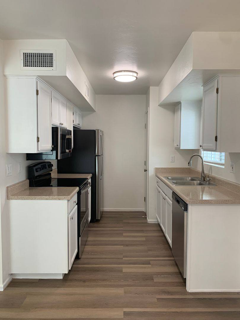 Townhouse for rent at 336 E Limberlost #1, Tucson, AZ 85705