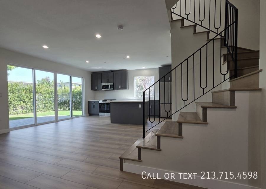 Townhouse for rent at 5700 Clemson St #2, Los Angeles, CA 90016
