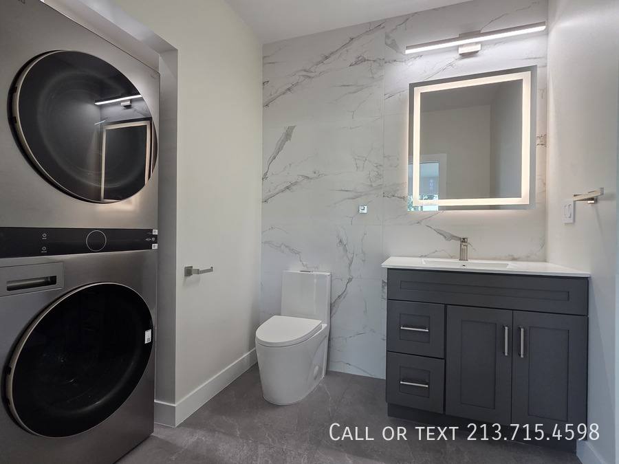 Townhouse for rent at 5700 Clemson St #2, Los Angeles, CA 90016