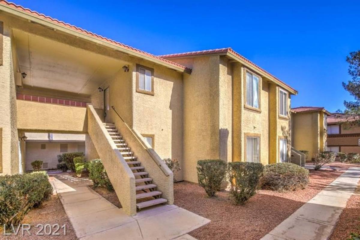 Condo for rent at 7300 W Pirates Cove, Las Vegas, NV 89145