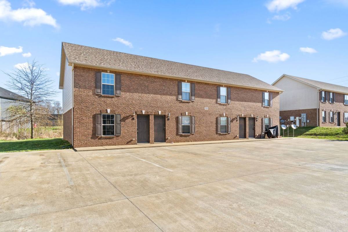 Apartment for rent at 1805 Beckett Dr, Clarksville, TN 37042