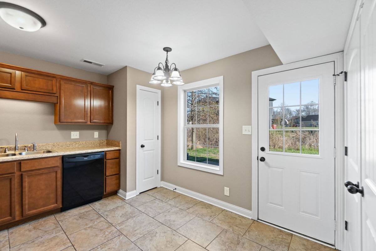 Apartment for rent at 1805 Beckett Dr, Clarksville, TN 37042
