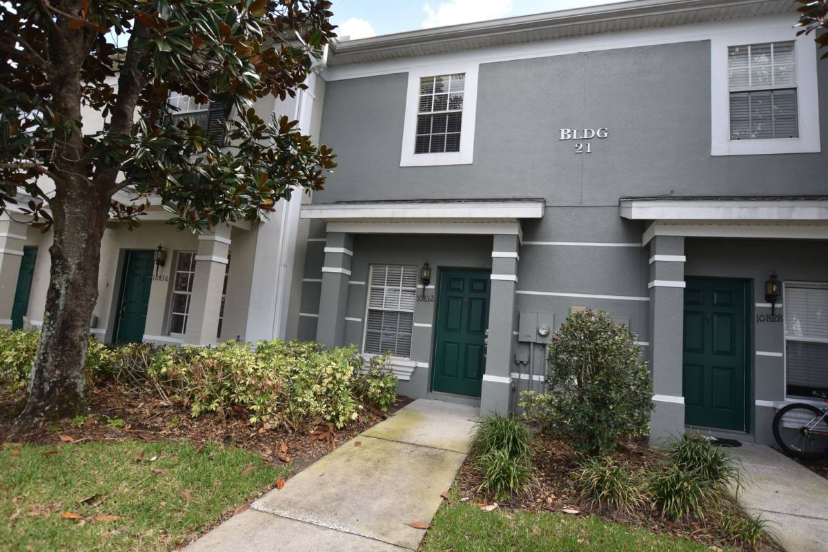 Townhouse for rent at 10832 Savannah Woods Dr, Orlando, FL 32832