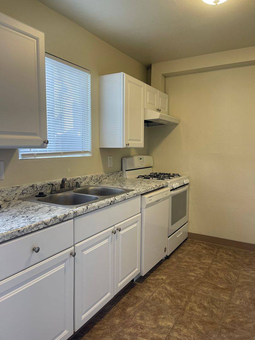 Apartment for rent at 760-770 W St, Redding, CA 96001