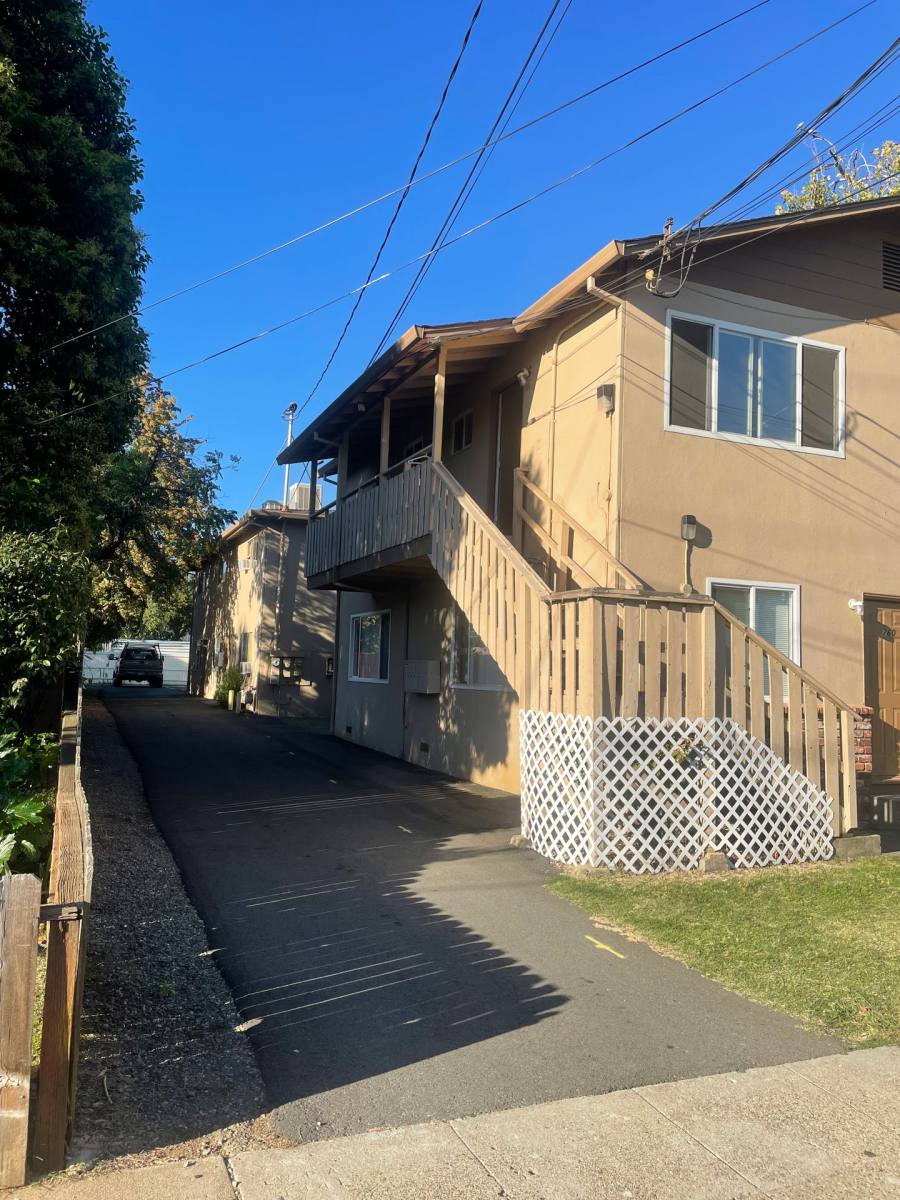 Apartment for rent at 760-770 W St, Redding, CA 96001