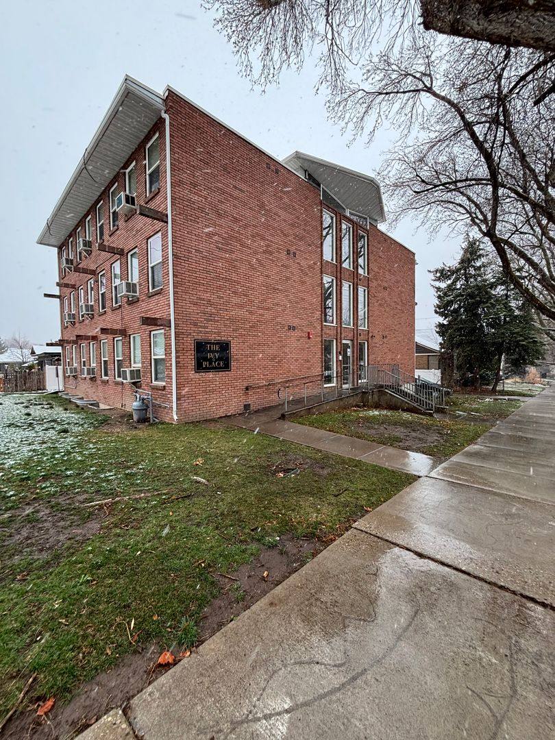 Apartment for rent at 1076 E 200 S, Salt Lake City, UT 84102