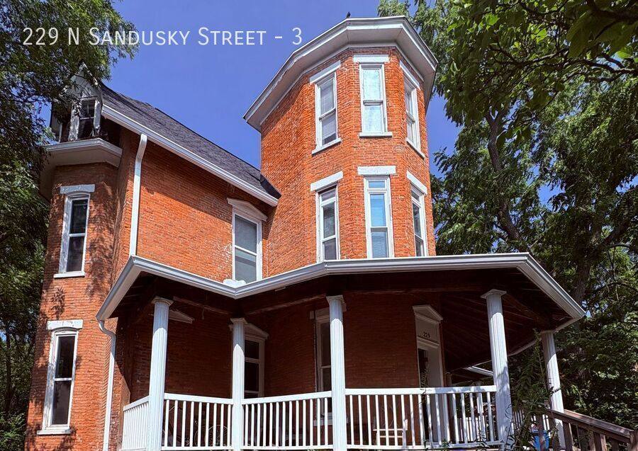 Apartment for rent at 229 N Sandusky St #3, Delaware, OH 43015