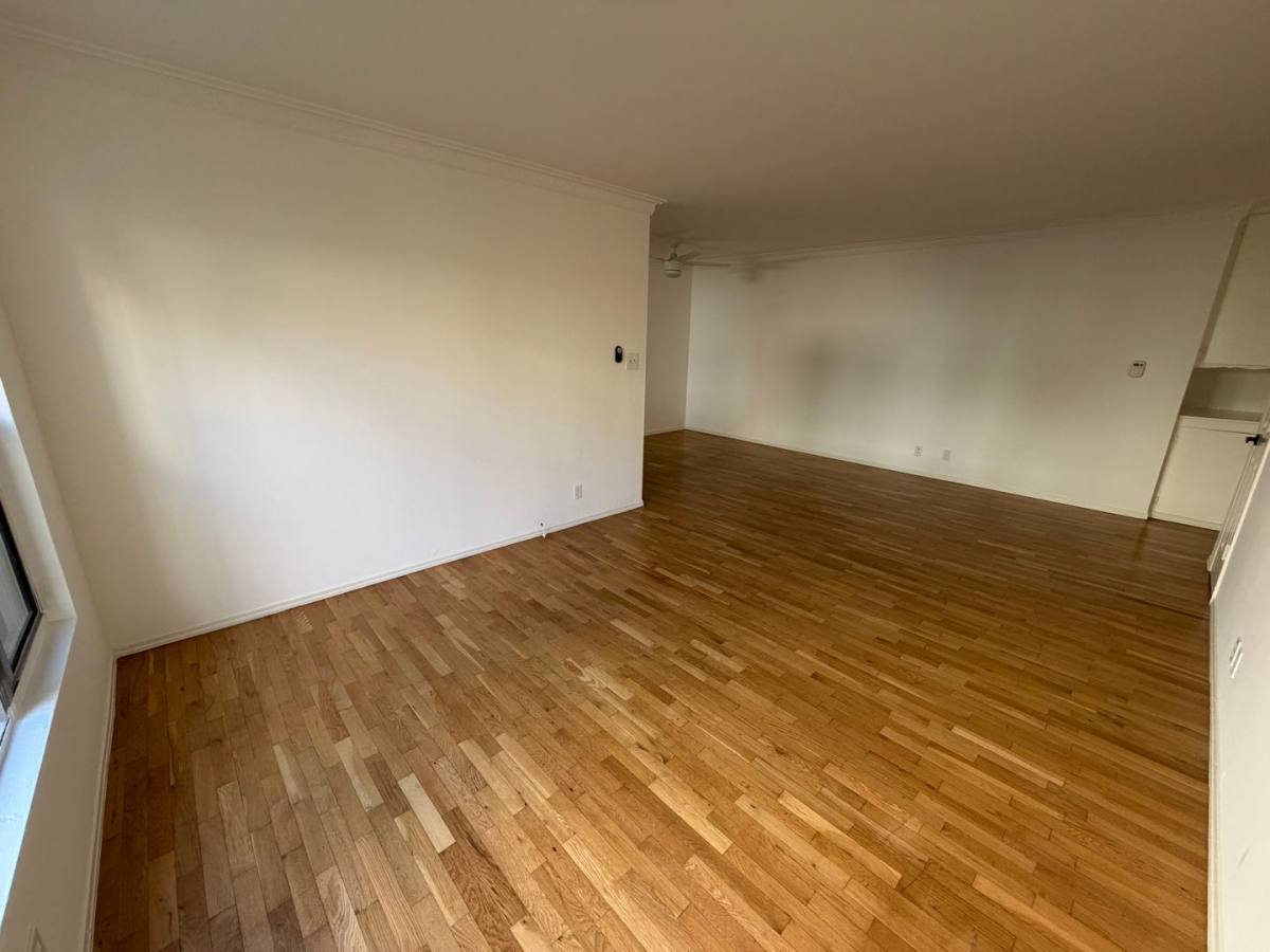 Apartment for rent at 6132 Alcott St, Los Angeles, CA 90035