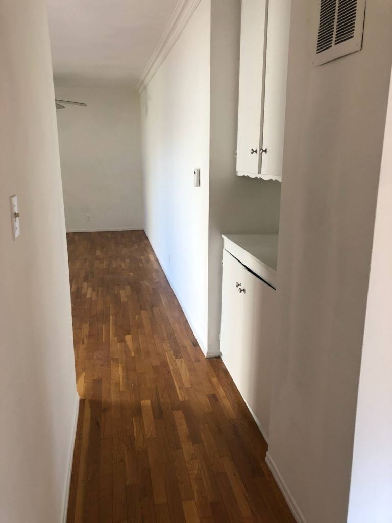 Apartment for rent at 6132 Alcott St, Los Angeles, CA 90035