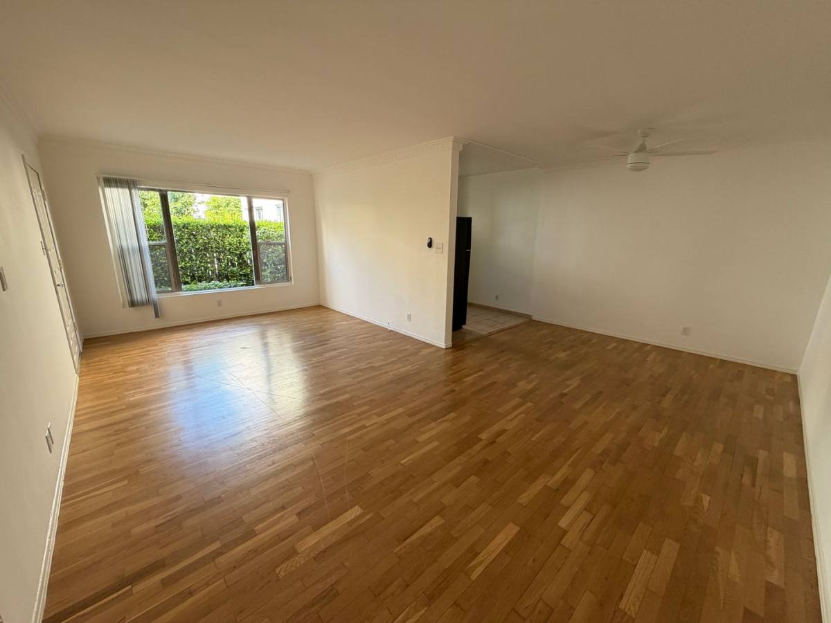 Apartment for rent at 6132 Alcott St, Los Angeles, CA 90035