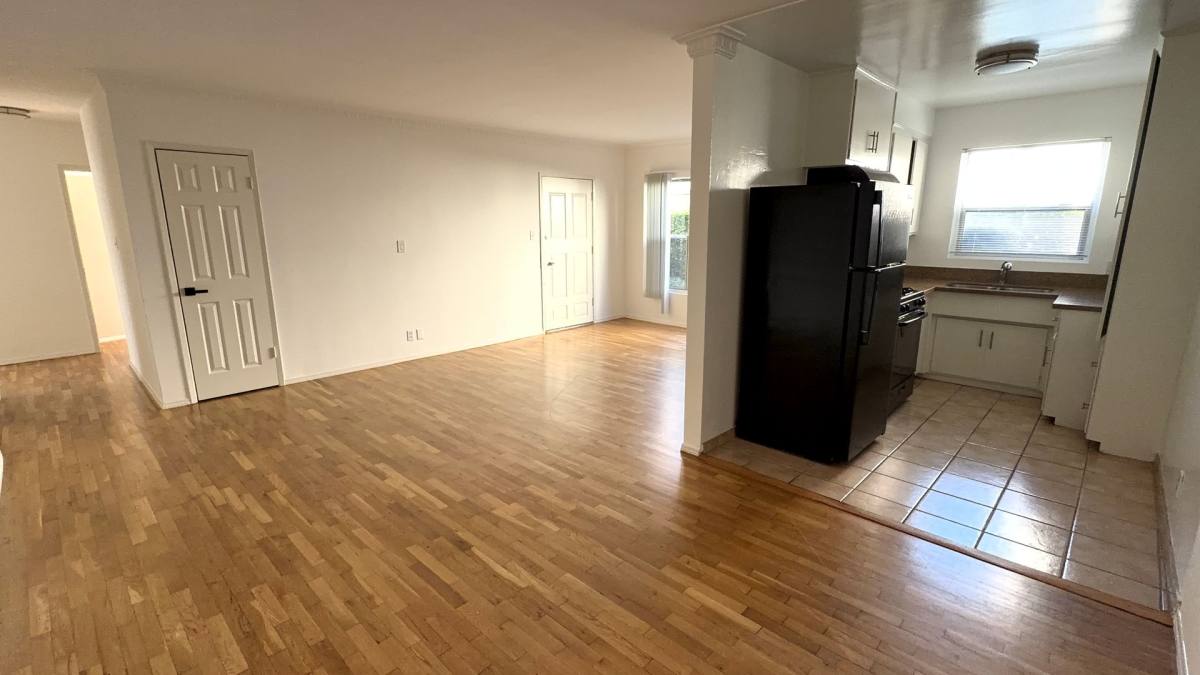 Apartment for rent at 6132 Alcott St, Los Angeles, CA 90035