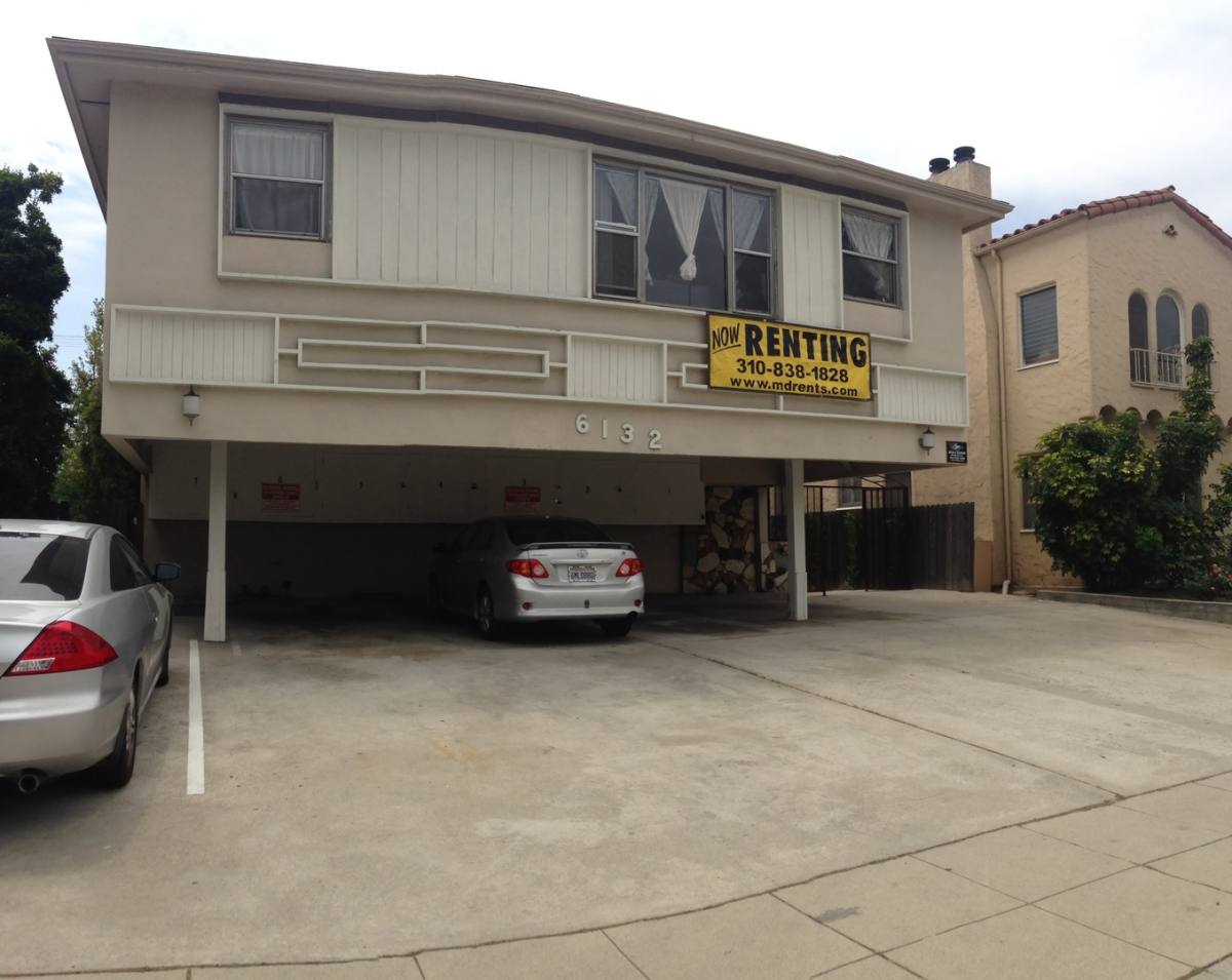 Apartment for rent at 6132 Alcott St, Los Angeles, CA 90035