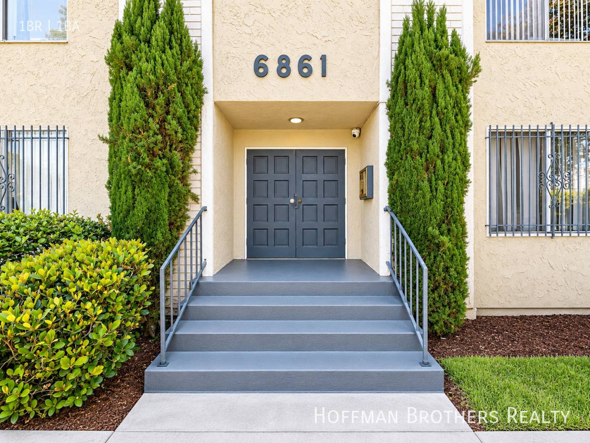 Apartment for rent at 6861 Sepulveda Blvd #10, Van Nuys, CA 91405