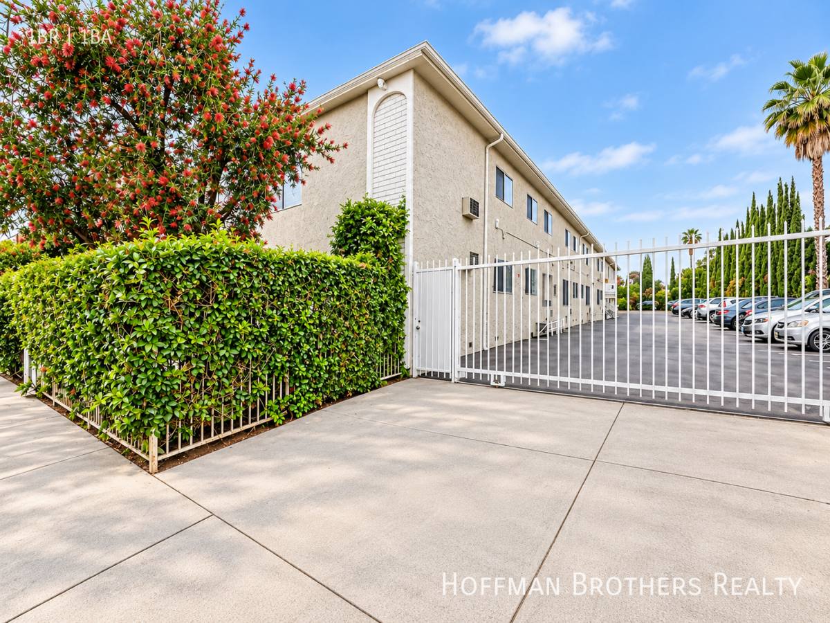 Apartment for rent at 6861 Sepulveda Blvd #10, Van Nuys, CA 91405