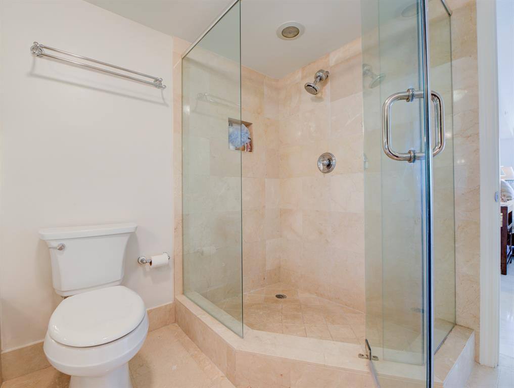 Apartment for rent at 2001 N Ocean Blvd #401, Fort Lauderdale, FL 33305