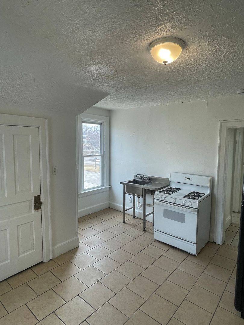 Apartment for rent at 1120-1122 W Locust St, Milwaukee, WI 53206