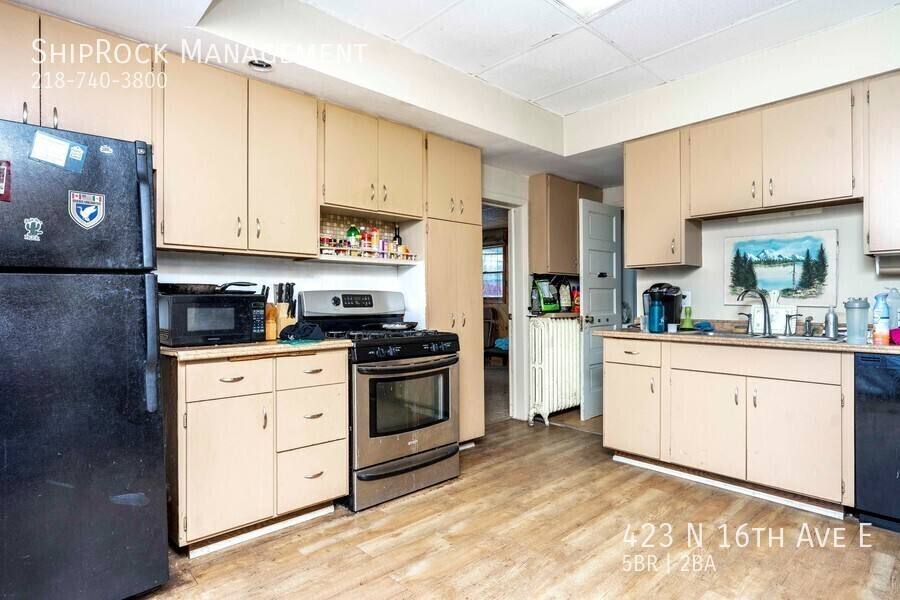 House for rent at 423 N 16th Ave E, Duluth, MN 55812