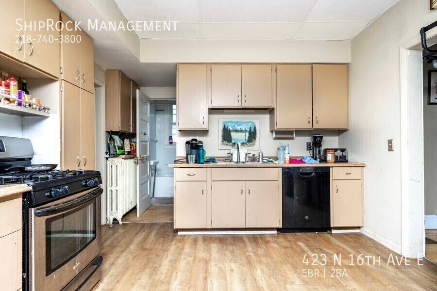 House for rent at 423 N 16th Ave E, Duluth, MN 55812