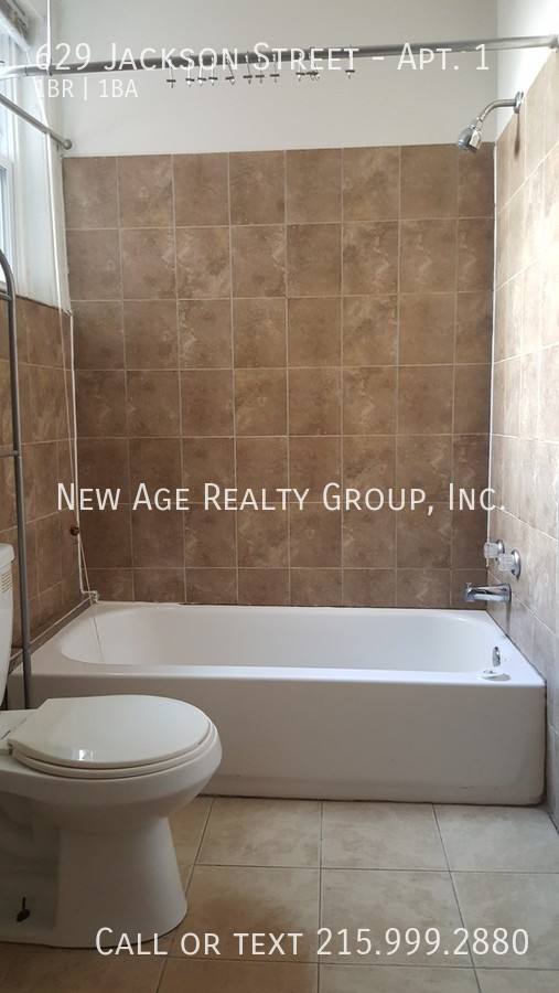 Apartment for rent at 629 Jackson St #1, Philadelphia, PA 19148