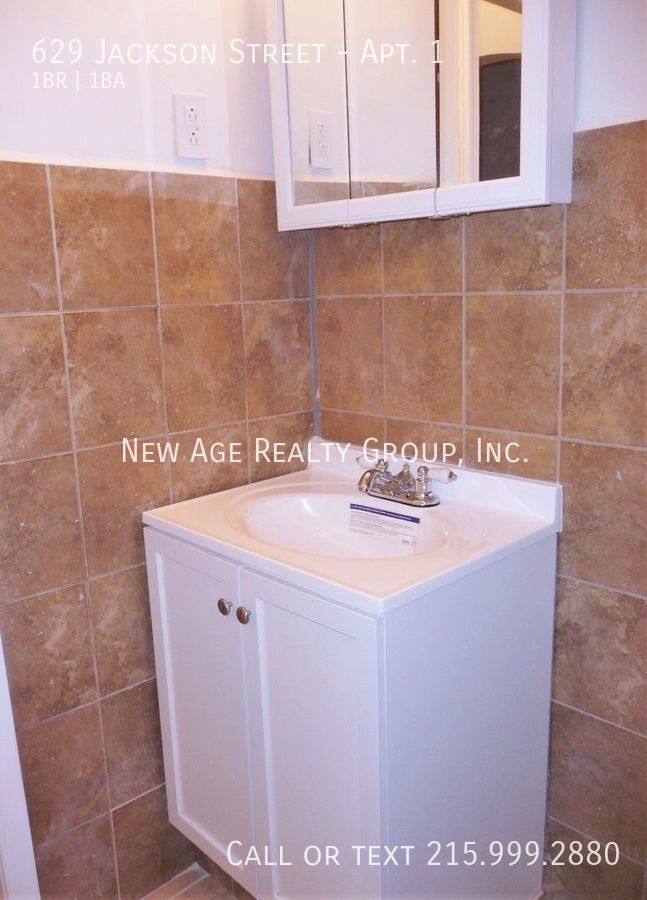 Apartment for rent at 629 Jackson St #1, Philadelphia, PA 19148