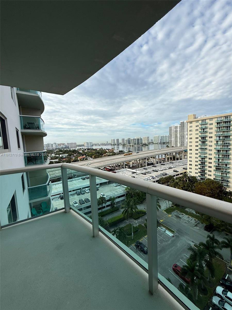 Apartment for rent at 19380 Collins Ave #1209, North Miami Beach, FL 33160