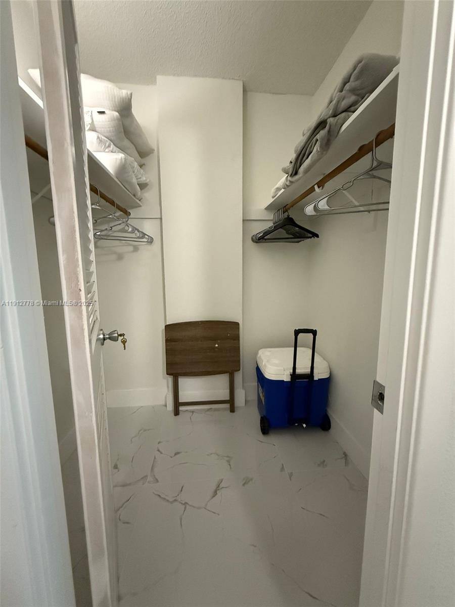 Apartment for rent at 19380 Collins Ave #1209, North Miami Beach, FL 33160