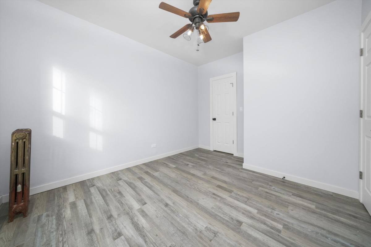 Apartment for rent at 6124-28 S Ingleside Ave, Chicago, IL 60637