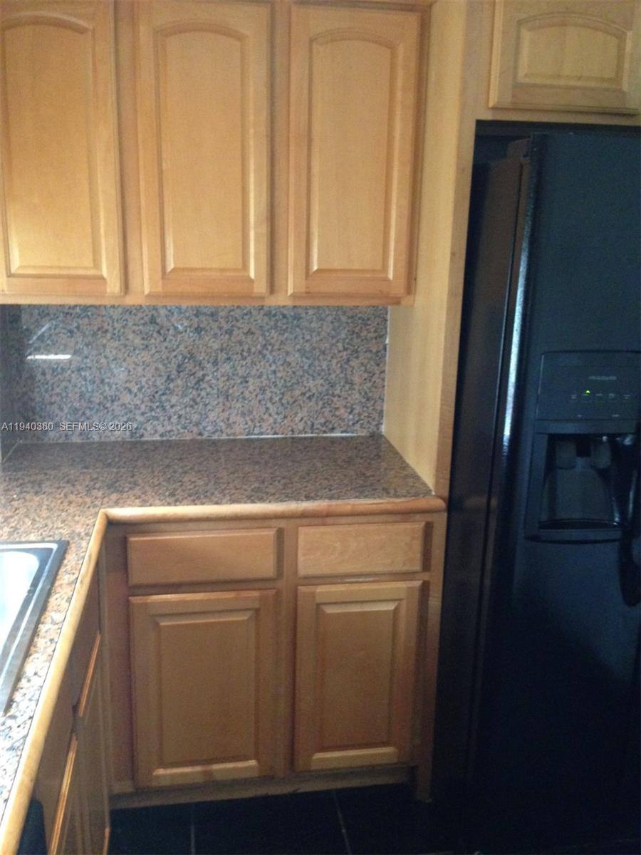 Apartment for rent at 16919 N Bay Rd #514, North Miami Beach, FL 33160