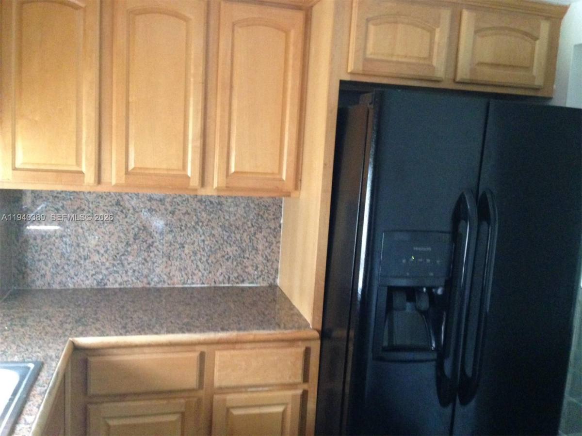 Apartment for rent at 16919 N Bay Rd #514, North Miami Beach, FL 33160