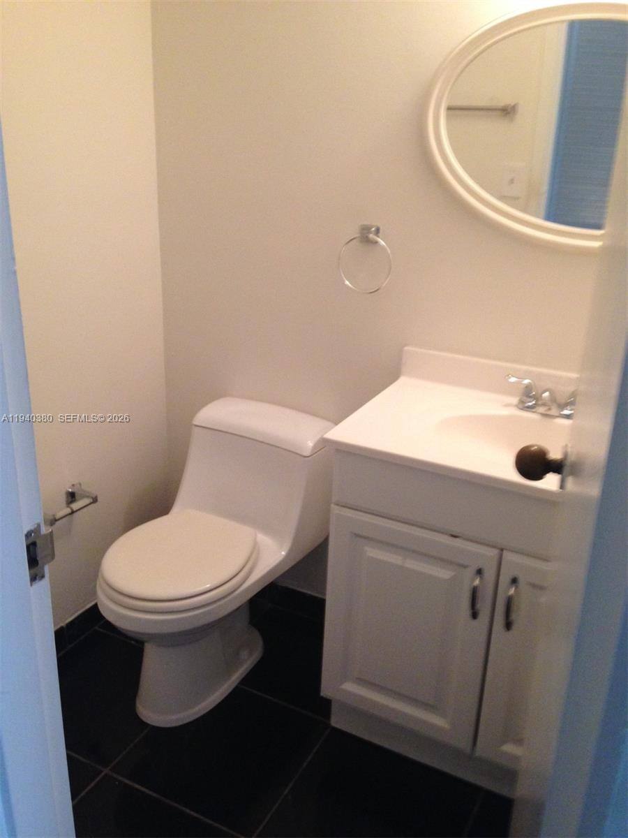 Apartment for rent at 16919 N Bay Rd #514, North Miami Beach, FL 33160