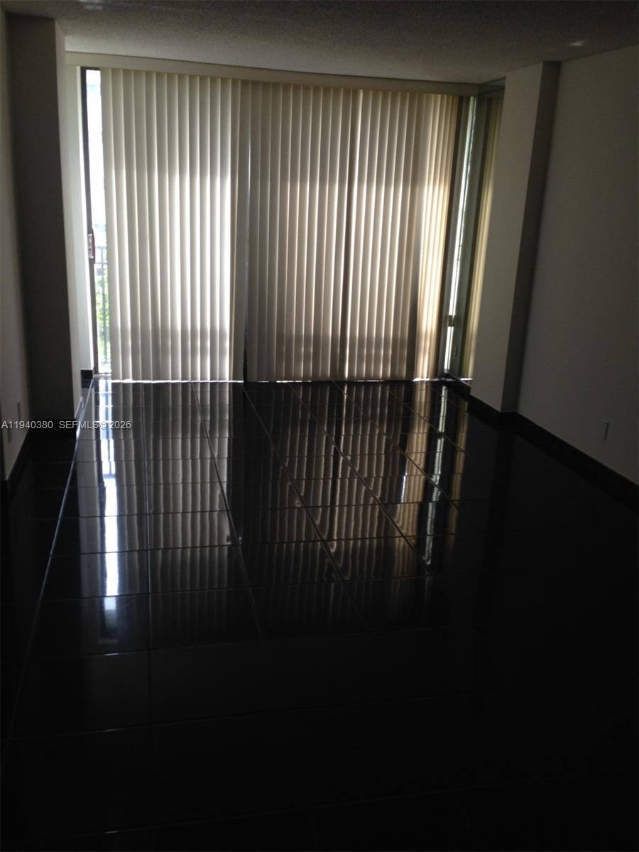 Apartment for rent at 16919 N Bay Rd #514, North Miami Beach, FL 33160