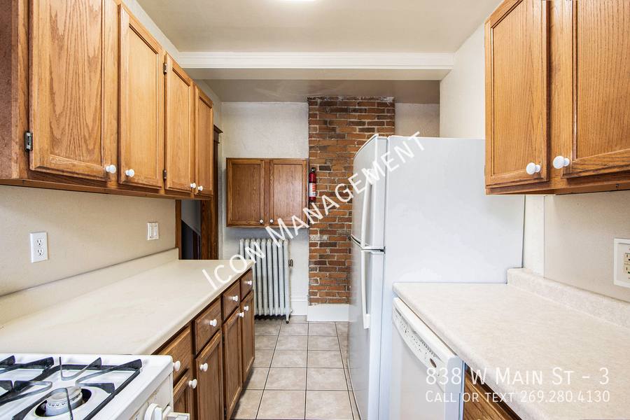 Apartment for rent at 838 W Main St #3, Kalamazoo, MI 49006
