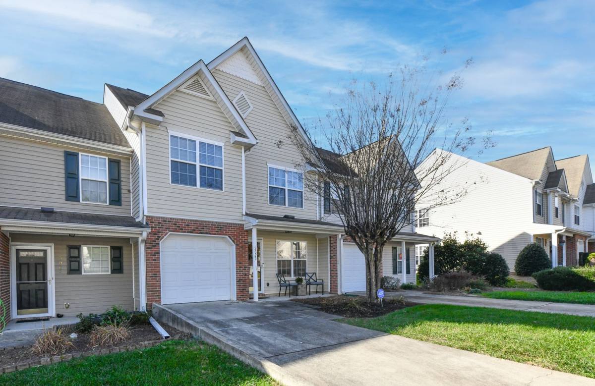 Townhouse for rent at 5625 Fellowship Dr, Greensboro, NC 27410