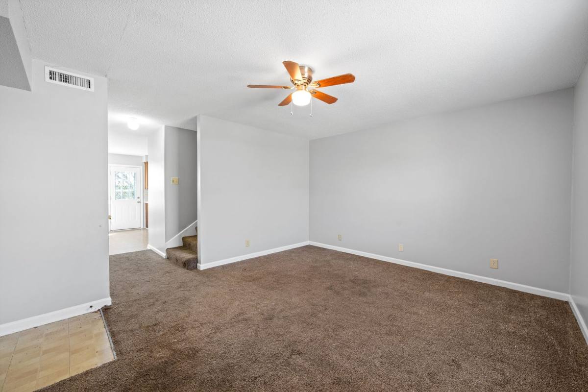 Apartment for rent at 923 Kingsbury Dr, Clarksville, TN 37040